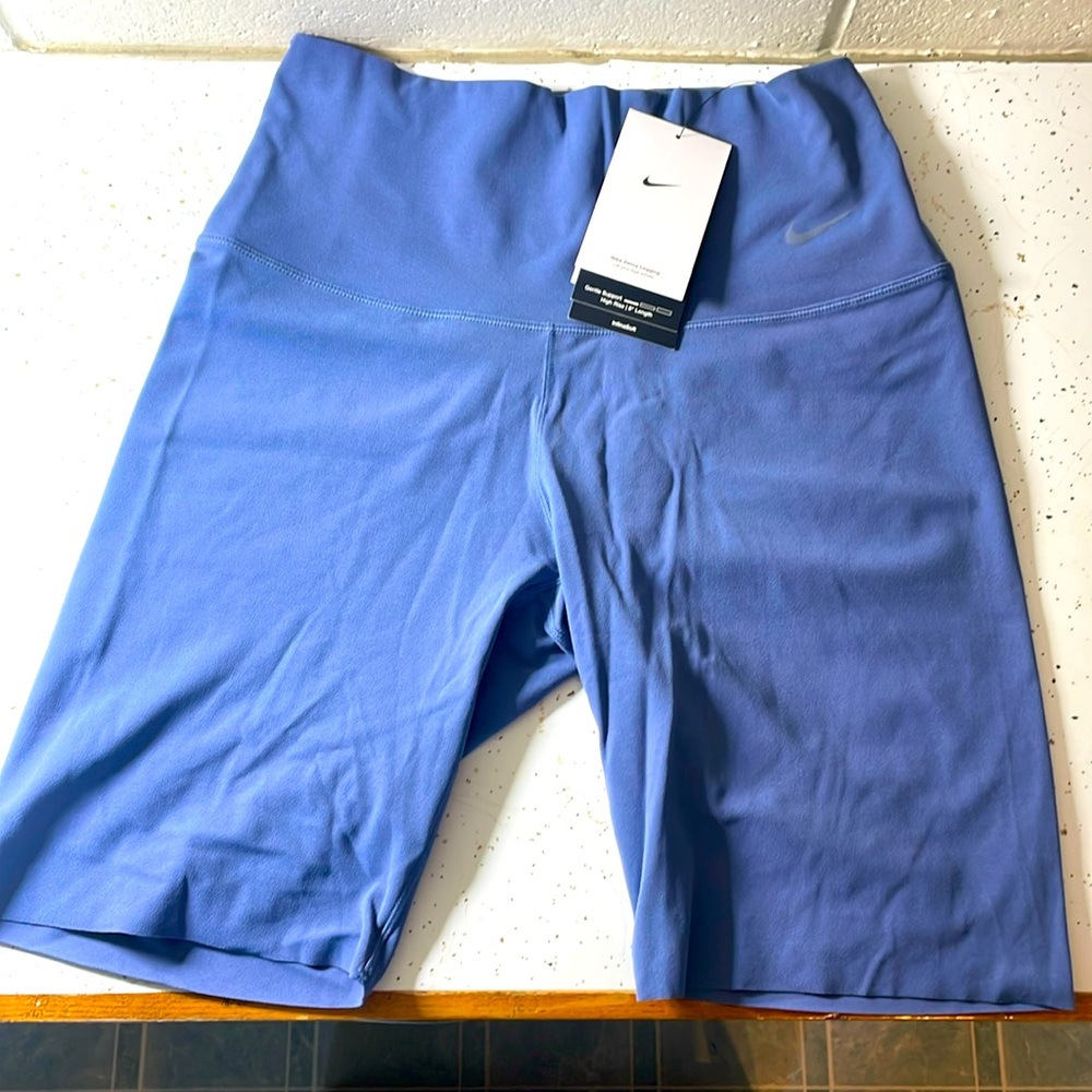 Nike Zenvy Legging - women’s medium